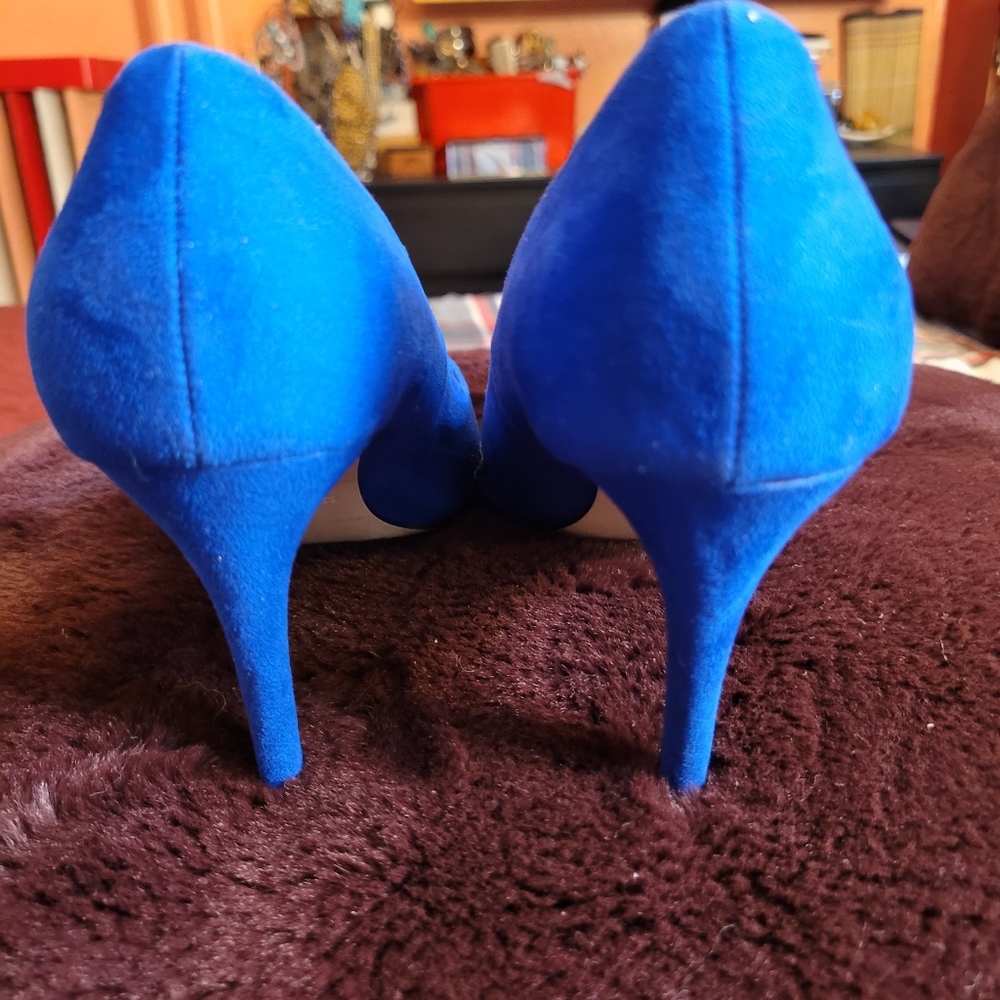 Heels - Picture 3 of 4